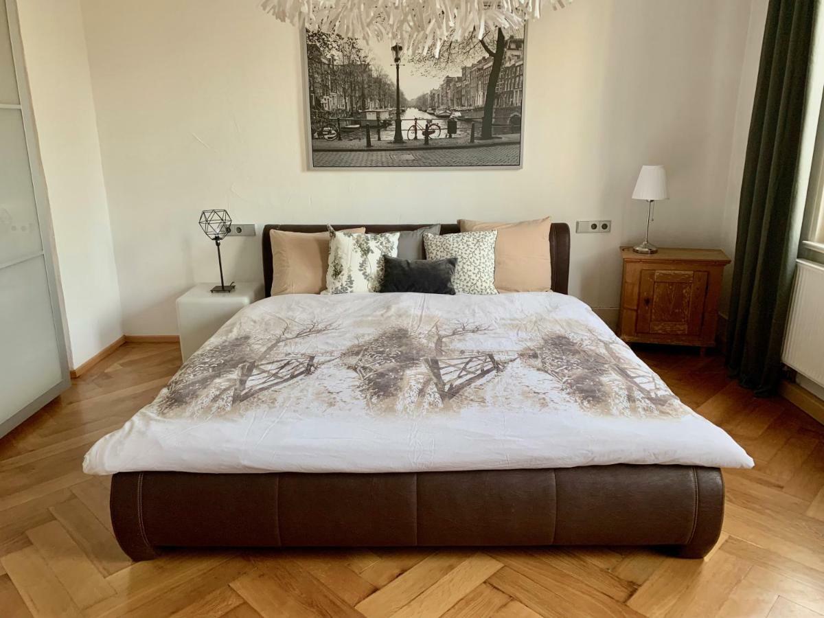 Deluxe Business City Apartments Metzingen Villa Landenberger מראה חיצוני תמונה
